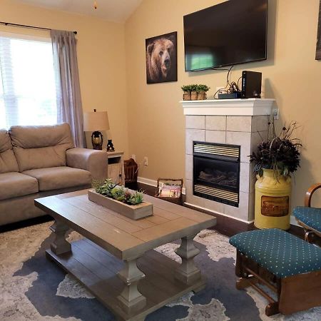 Cozy Pigeon Forge Home W Hot Tub Near River Ngoại thất bức ảnh