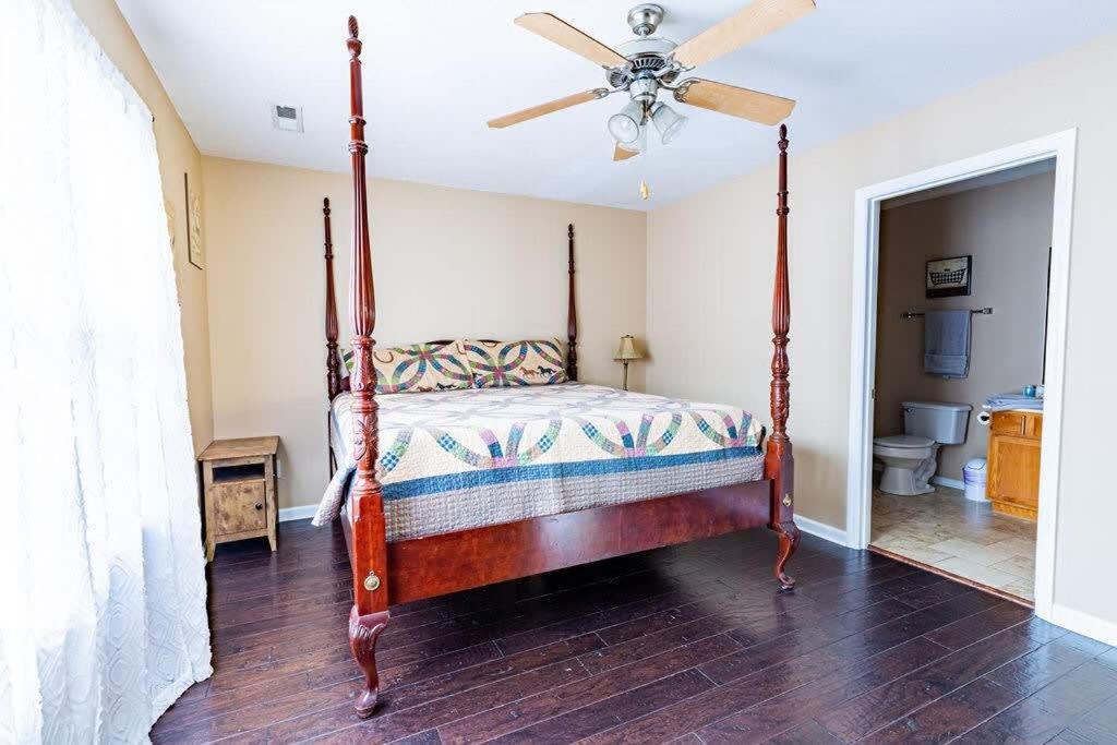 Cozy Pigeon Forge Home W Hot Tub Near River Ngoại thất bức ảnh