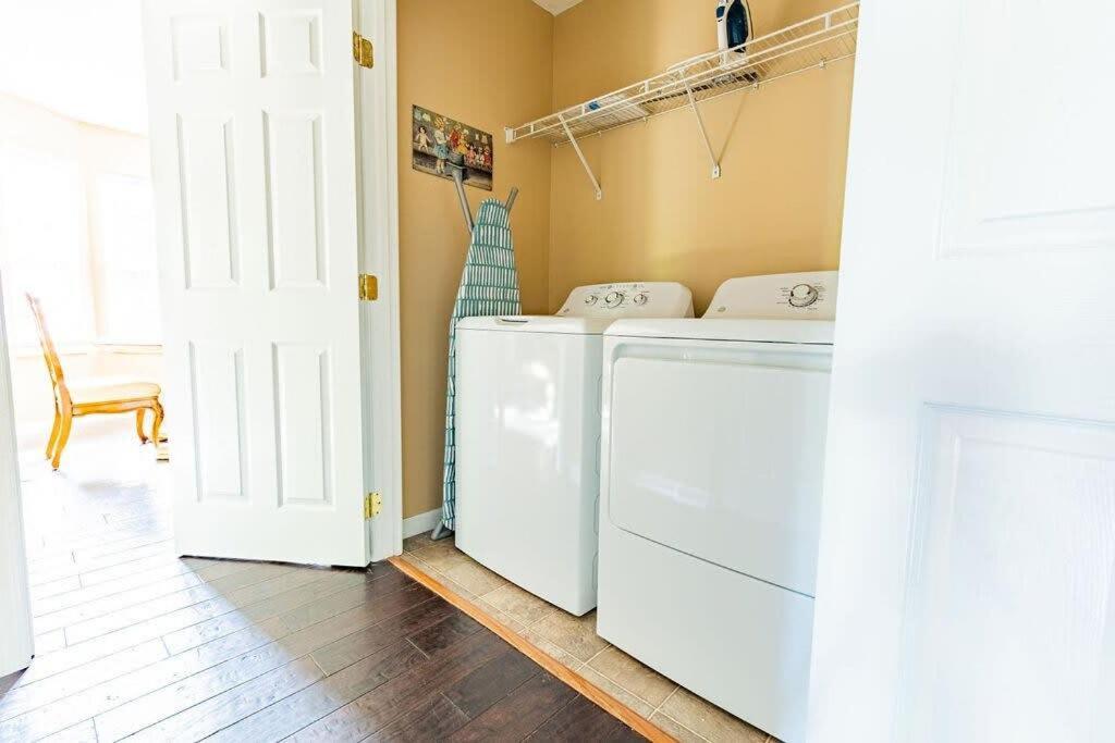 Cozy Pigeon Forge Home W Hot Tub Near River Ngoại thất bức ảnh