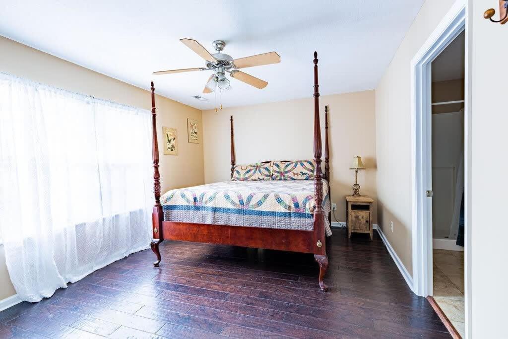 Cozy Pigeon Forge Home W Hot Tub Near River Ngoại thất bức ảnh