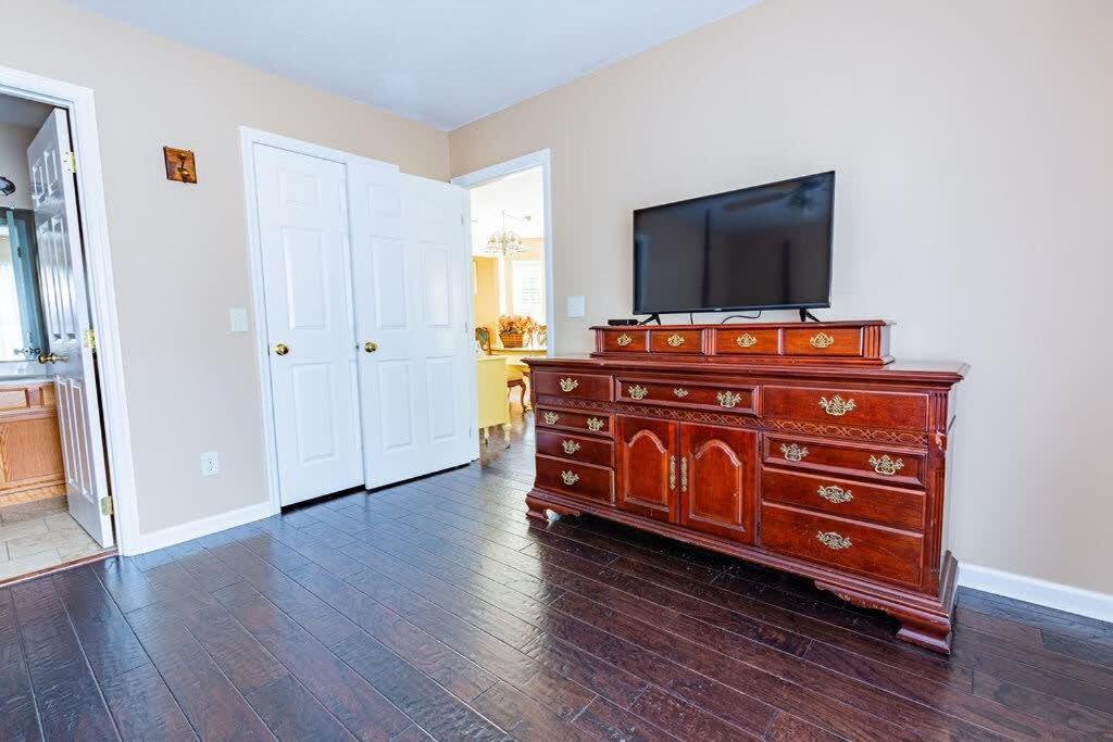 Cozy Pigeon Forge Home W Hot Tub Near River Ngoại thất bức ảnh