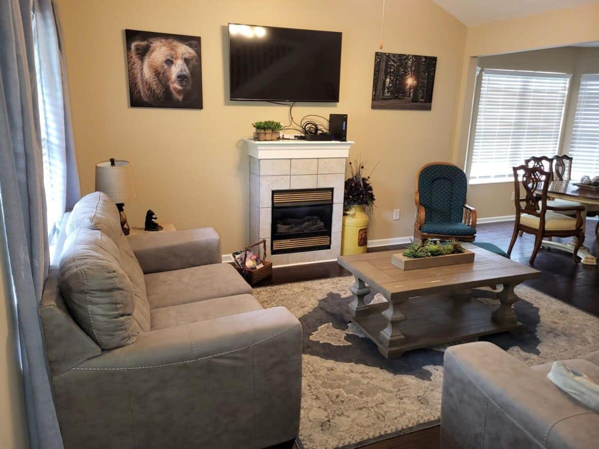 Cozy Pigeon Forge Home W Hot Tub Near River Ngoại thất bức ảnh